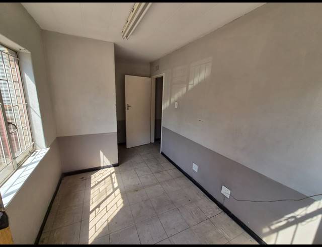 300M² WAREHOUSE TO LET IN WADEVILLE